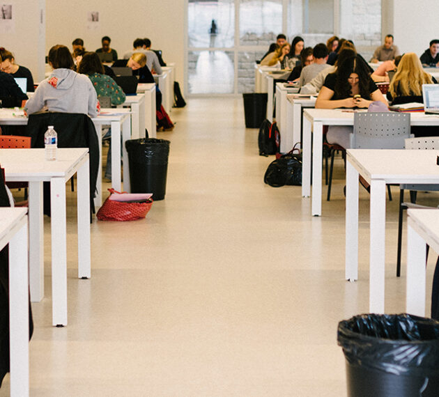 header bibliothèque campus saint paul étudiants qui révisent