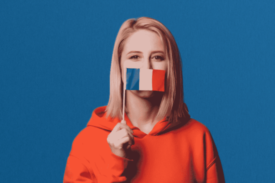 header étudiante avec le drapeau de la France